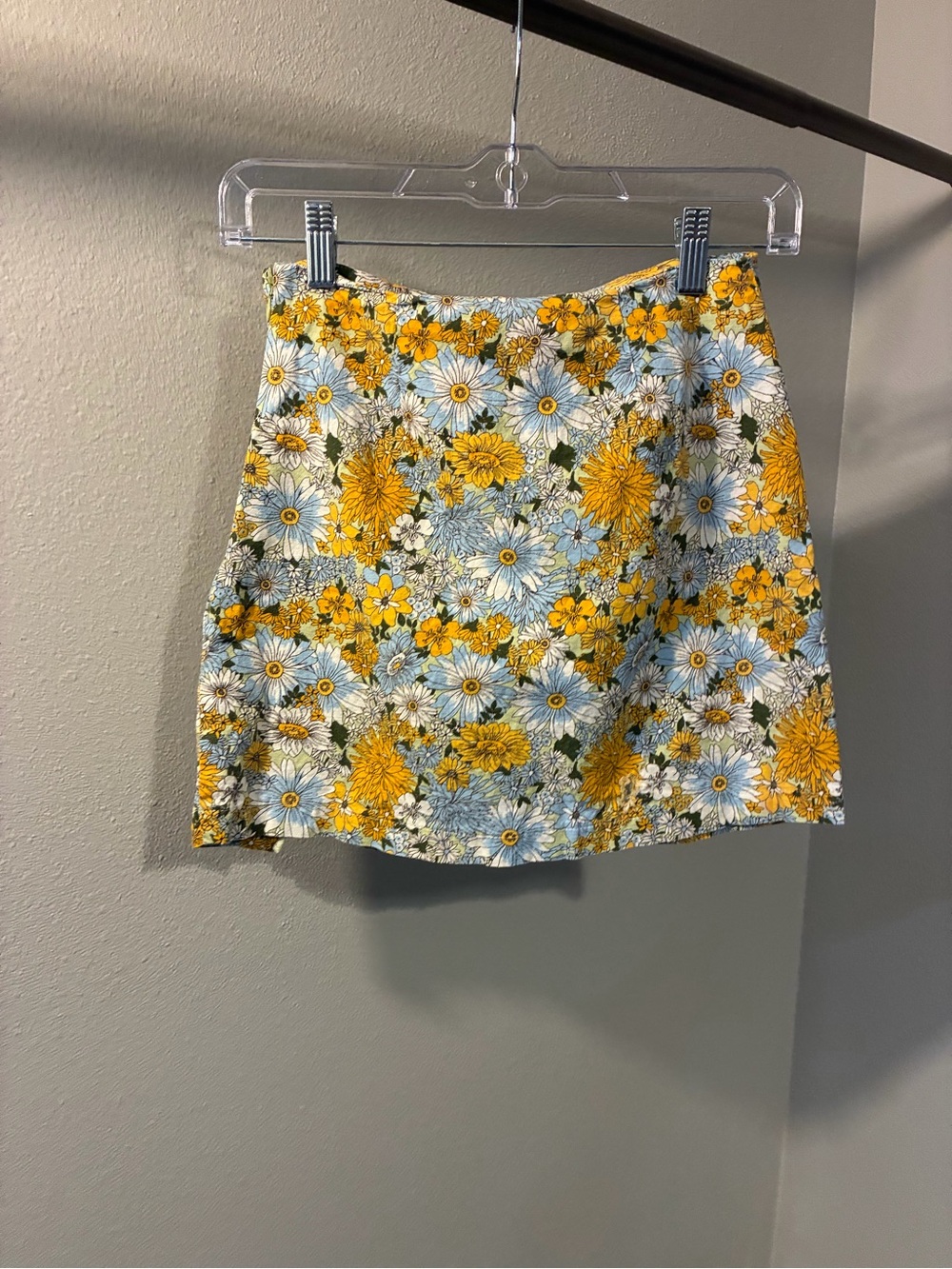 Urban Outfitters Floral Mini Skirt Size XS